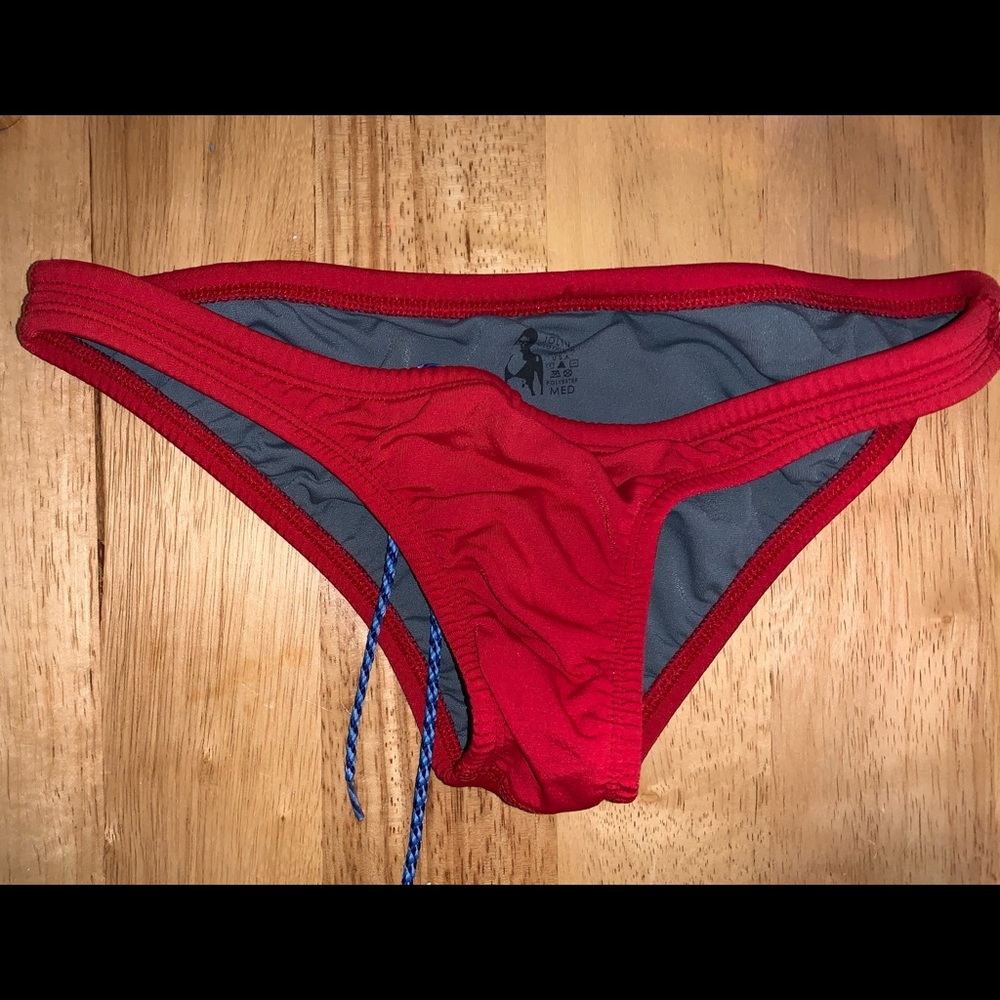 Red active bottoms